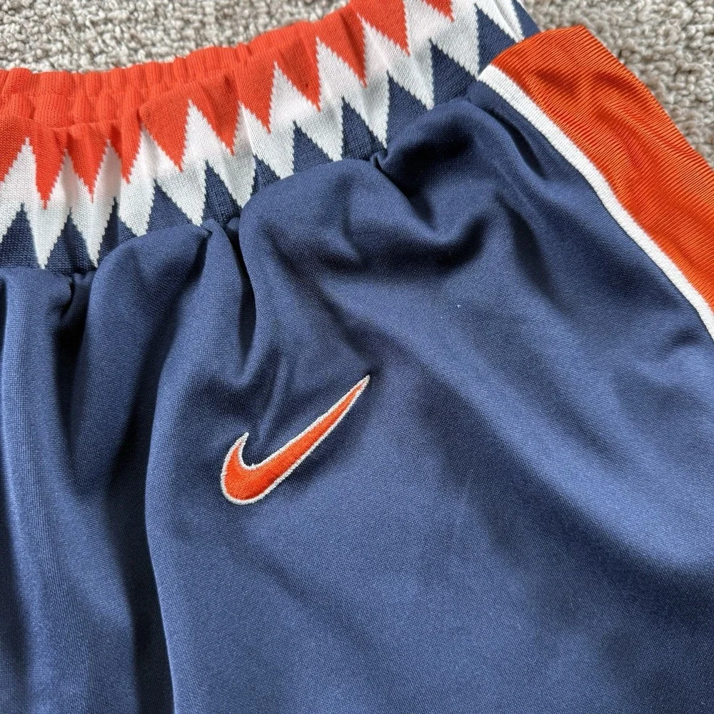 Vintage Fighting Illini Nike Shorts Mens Medium Mesh NCAA Basketball Tribal Logo